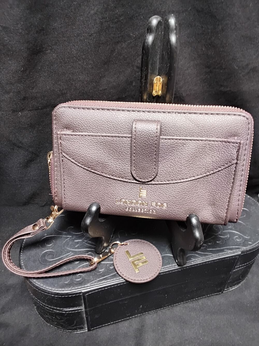 London Fog "Felicity" Pebbled zip around wallet Wristlet Brown New